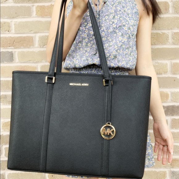 Michael Kors Large Tote &Wallet SET - Picture 5 of 8